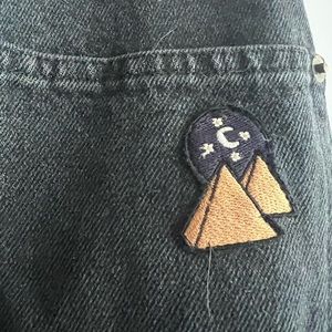 High waisted cropped grey/black denim jeans with fringed ends